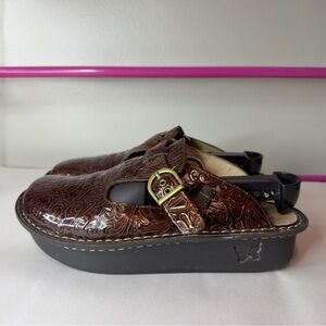 Alegria Brown Patent Leather Clogs Sz 39